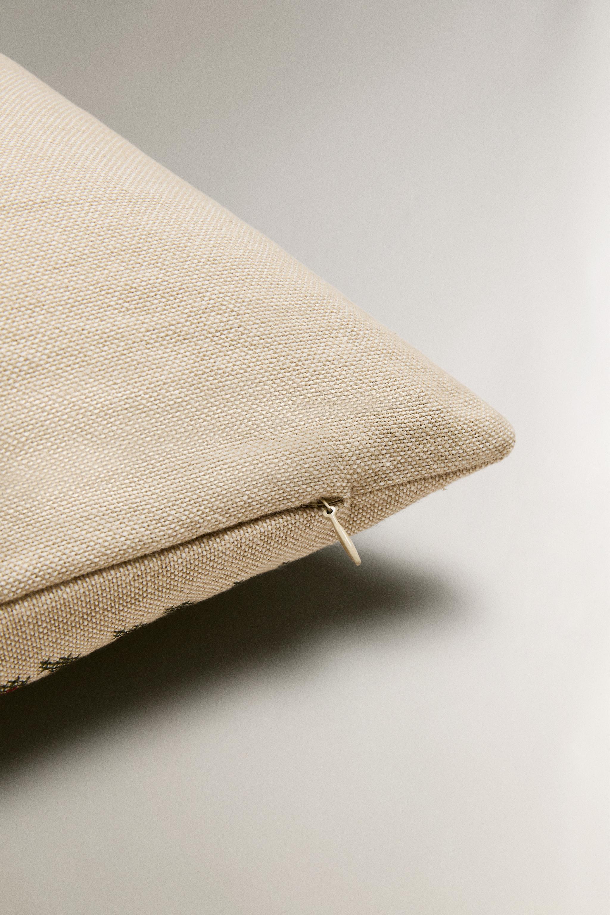 CHRISTMAS THROW PILLOW COVER WITH LEAF BORDER